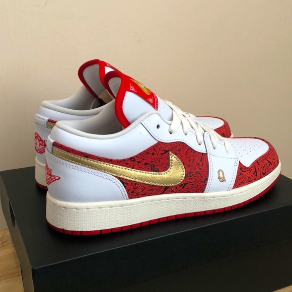 ❤️🤍NIKE AIR JORDAN 1 LOW SE GS SNEAKERS🤍❤️ - Picture 4 of 13